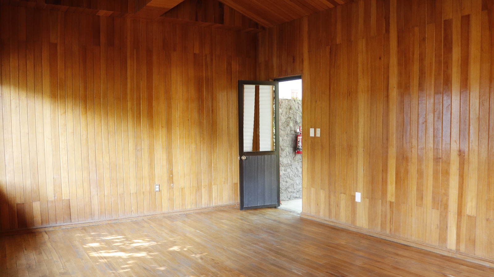 COMMERCIAL HOUSE FOR RENT IN BRENAMIEL OAXACA